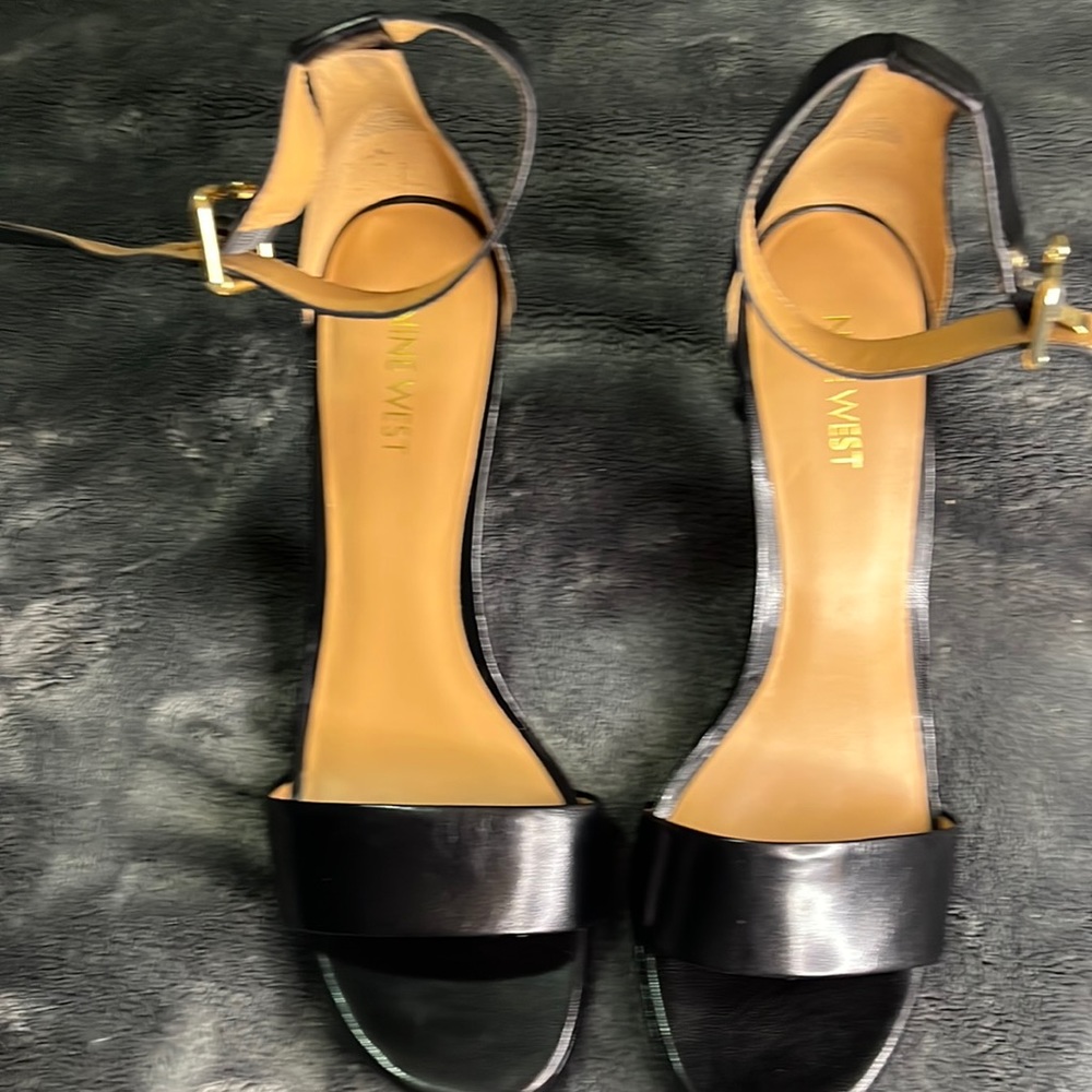 CLASSIC BLACK SHOWSTOPPERS